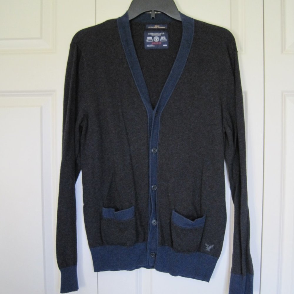V-neck cardigan sz M